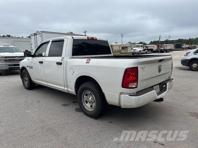 RAM 1500 Bestelwagens met open laadbak