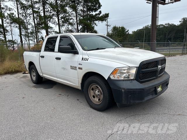 RAM 1500 Bestelwagens met open laadbak