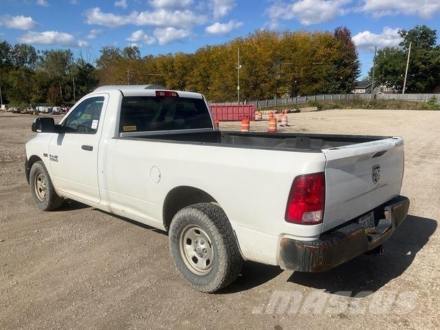 RAM 1500 Bestelwagens met open laadbak