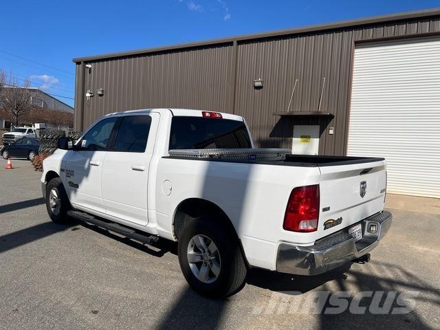 RAM 1500 Bestelwagens met open laadbak