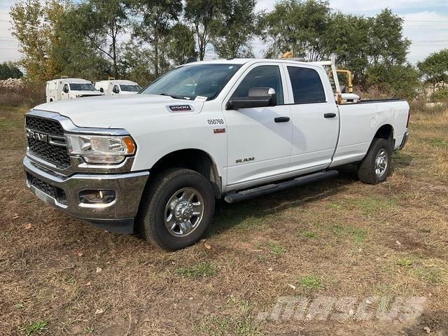 RAM 2500 Bestelwagens met open laadbak