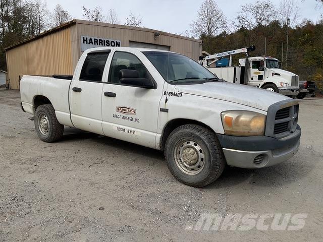 RAM 2500 Bestelwagens met open laadbak