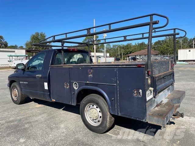RAM 2500 Bestelwagens met open laadbak