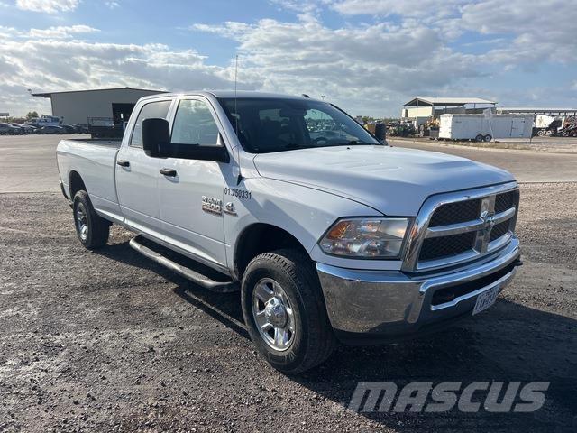 RAM 2500 Bestelwagens met open laadbak