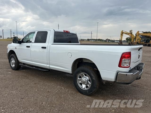 RAM 3500 Bestelwagens met open laadbak