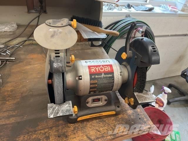 Ryobi BGH827 Slijpmachines / Frezen
