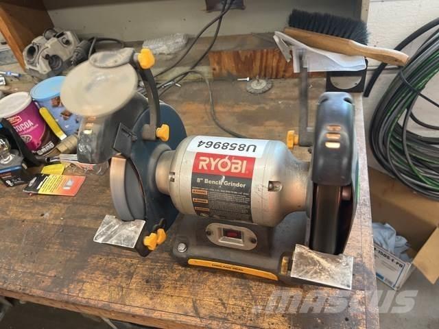  Ryobi BGH827 Slijpmachines / Frezen