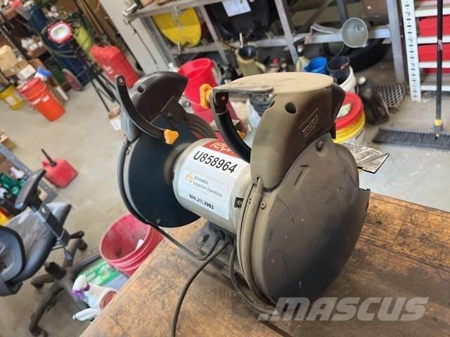  Ryobi BGH827 Slijpmachines / Frezen