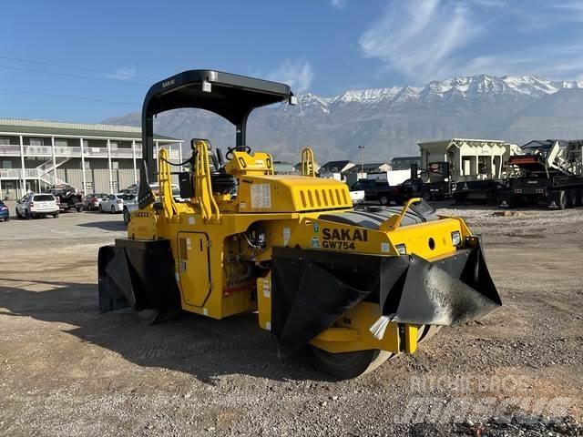 Sakai GW745 Bandenwalsen
