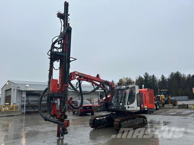 Sandvik DX800 Surface drill rigs