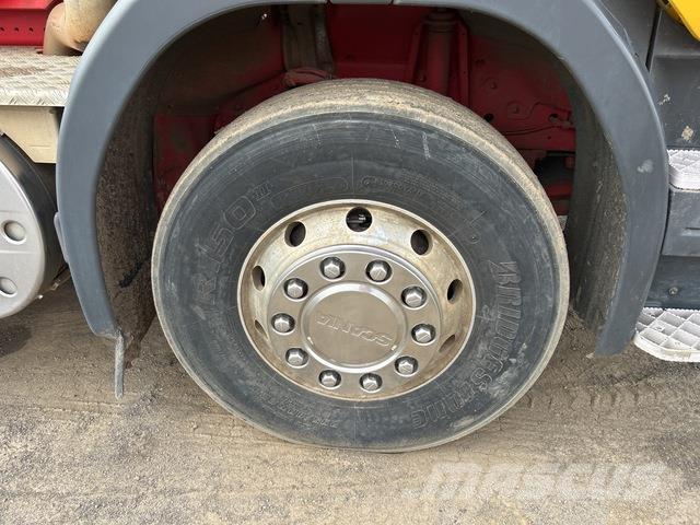 Scania P440 Vrachtwagen met containersysteem