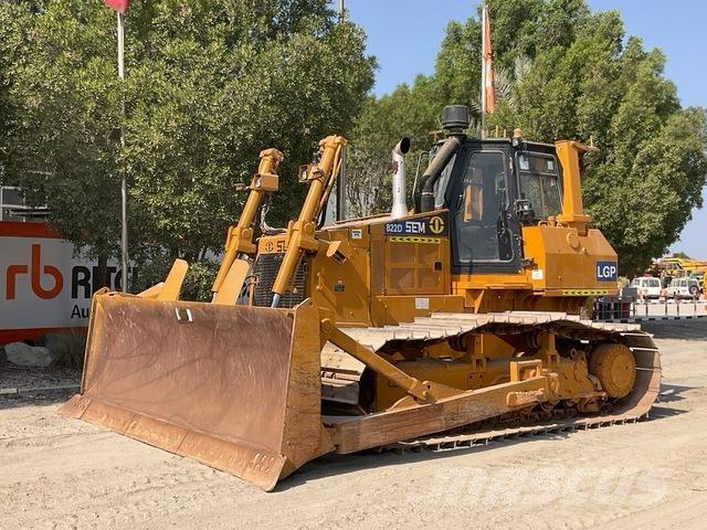 SEM 822D Rupsdozers