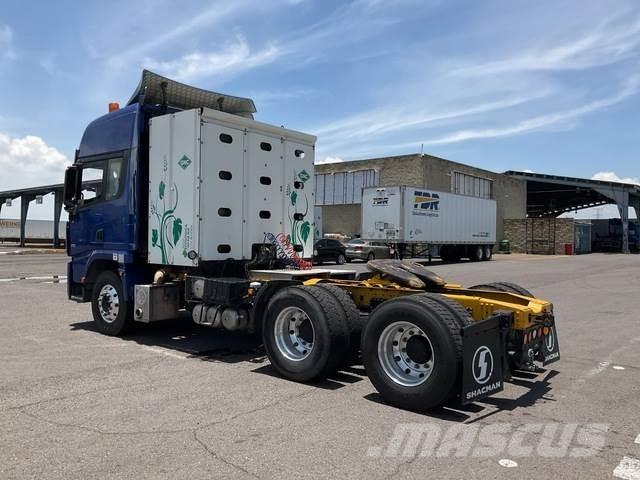 Shacman X3000 Cabine en interieur