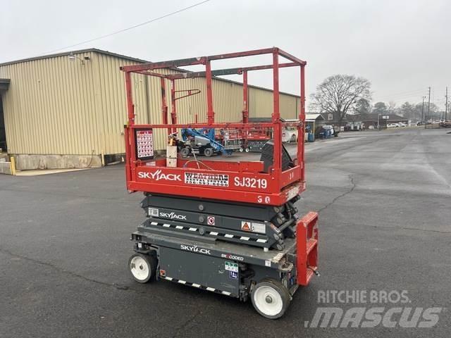 SkyJack SJ3219 Schaarhoogwerkers