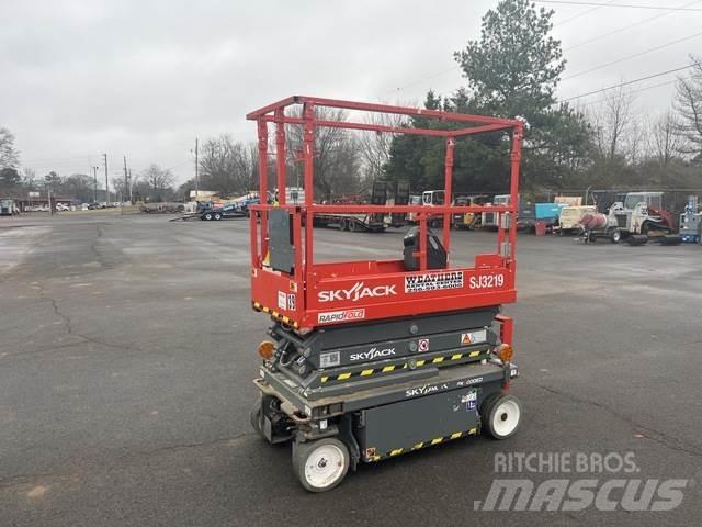 SkyJack SJ3219 Schaarhoogwerkers