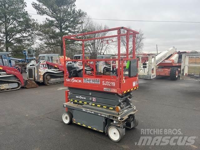SkyJack SJ3219 Schaarhoogwerkers