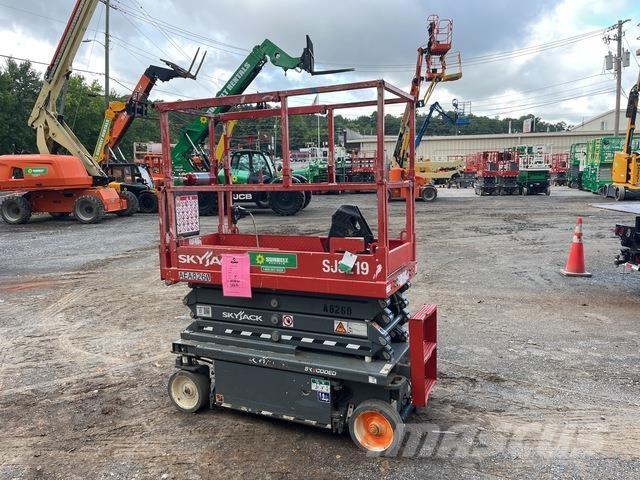 SkyJack SJ3219 Schaarhoogwerkers