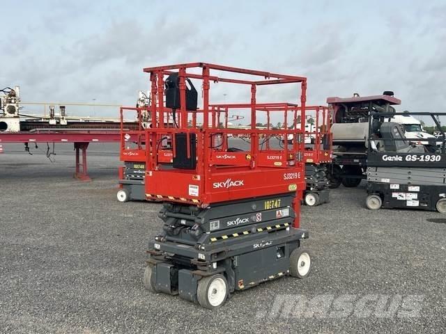 SkyJack SJ3219 Schaarhoogwerkers