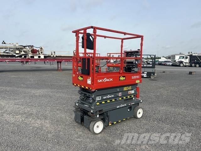 SkyJack SJ3219 Schaarhoogwerkers
