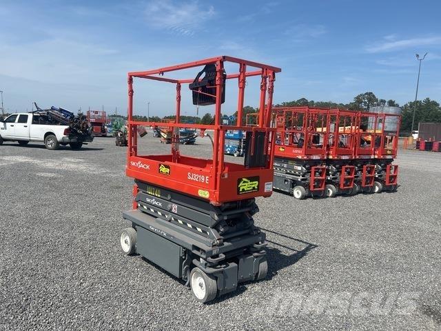 SkyJack SJ3219 Schaarhoogwerkers