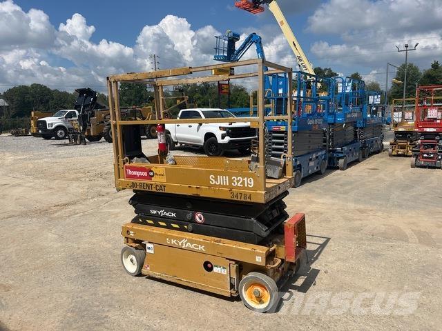 SkyJack SJ3219 Schaarhoogwerkers