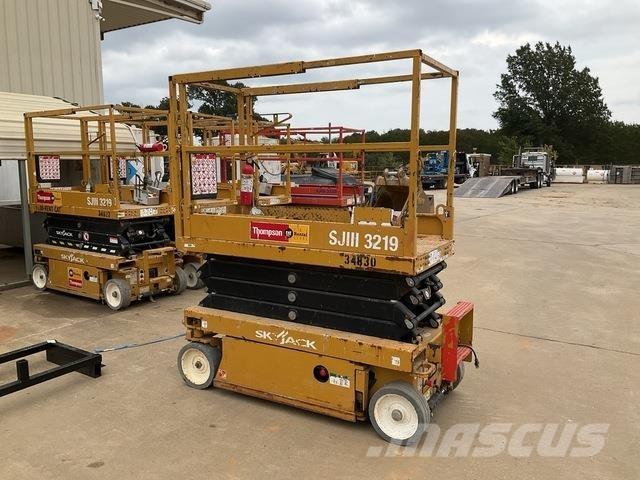 SkyJack SJ3219 Schaarhoogwerkers