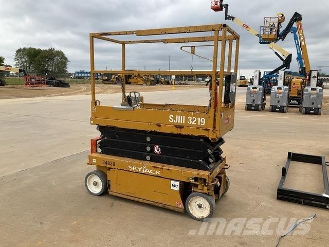 SkyJack SJ3219 Schaarhoogwerkers