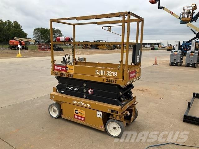 SkyJack SJ3219 Schaarhoogwerkers
