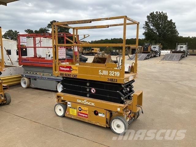 SkyJack SJ3219 Schaarhoogwerkers