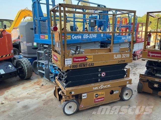 SkyJack SJ3219 Schaarhoogwerkers