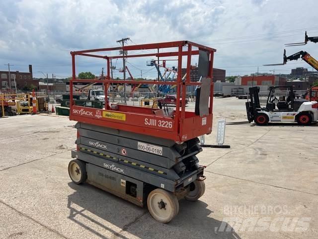 SkyJack SJ3226 Schaarhoogwerkers