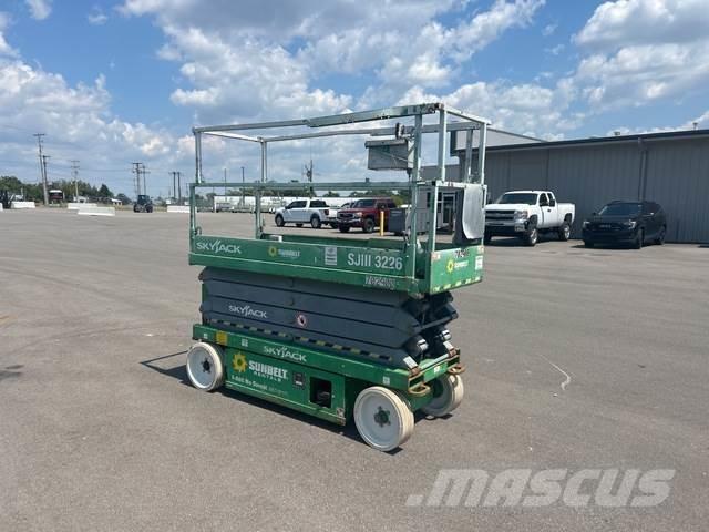 SkyJack SJ3226 Schaarhoogwerkers