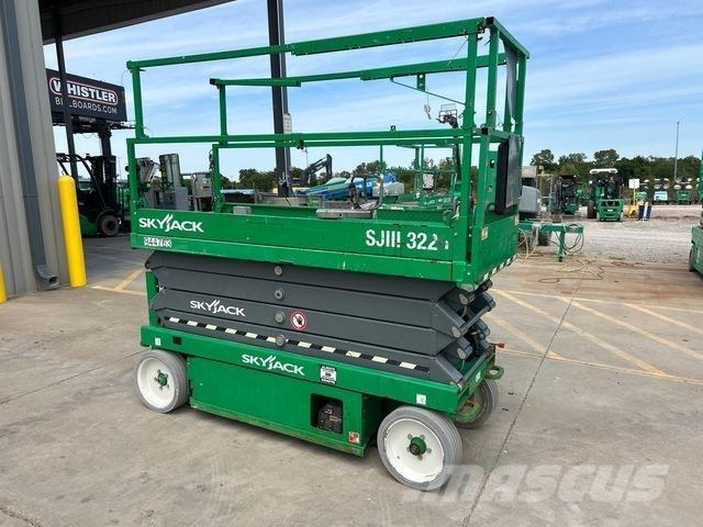 SkyJack SJ3226 Schaarhoogwerkers