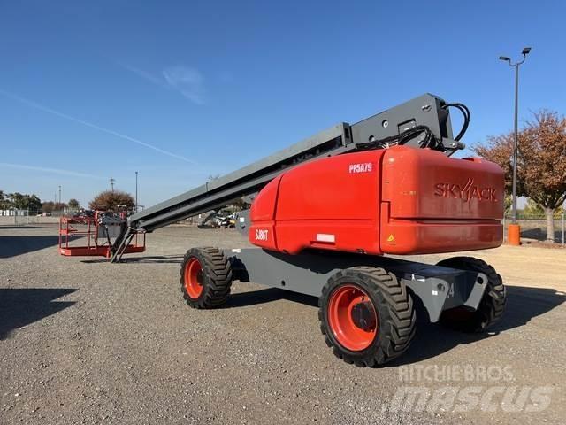 SkyJack SJ86T Knikarmhoogwerkers