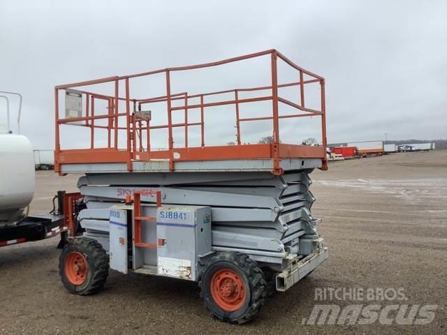 SkyJack SJ8841 Schaarhoogwerkers
