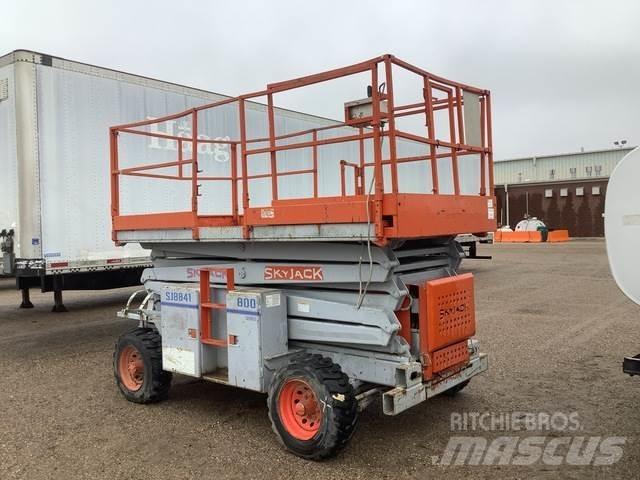 SkyJack SJ8841 Schaarhoogwerkers