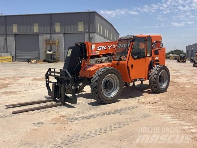 SkyTrak 8042 Verreikers
