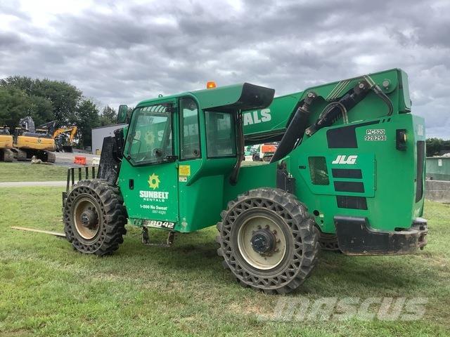SkyTrak 8042 Verreikers