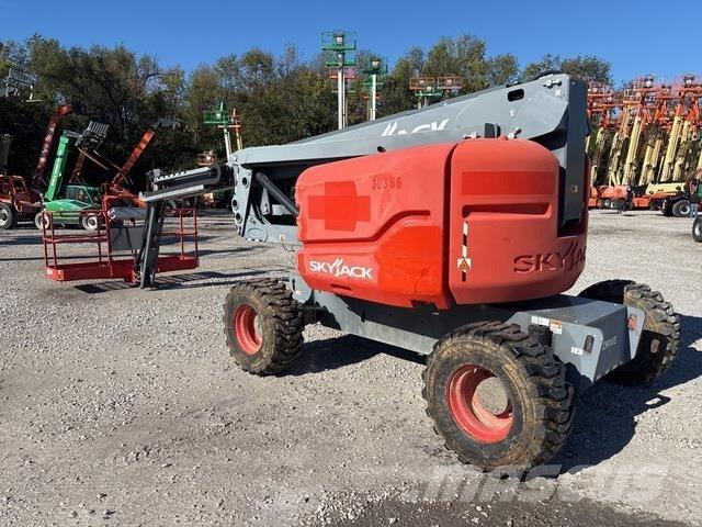 SkyTrak SJ63AJ Knikarmhoogwerkers