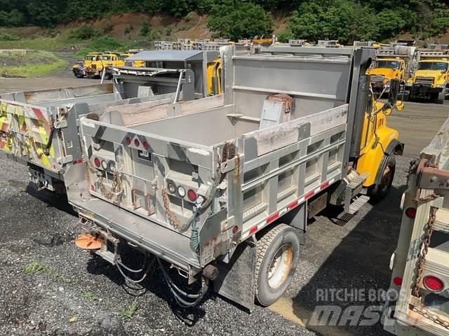 Sterling L8500 Sneeuwschuivers en -ploegen