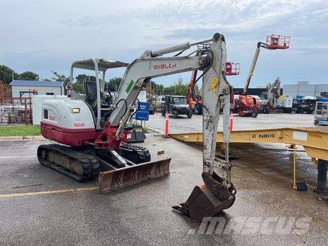 Takeuchi TB240 Rupsgraafmachines