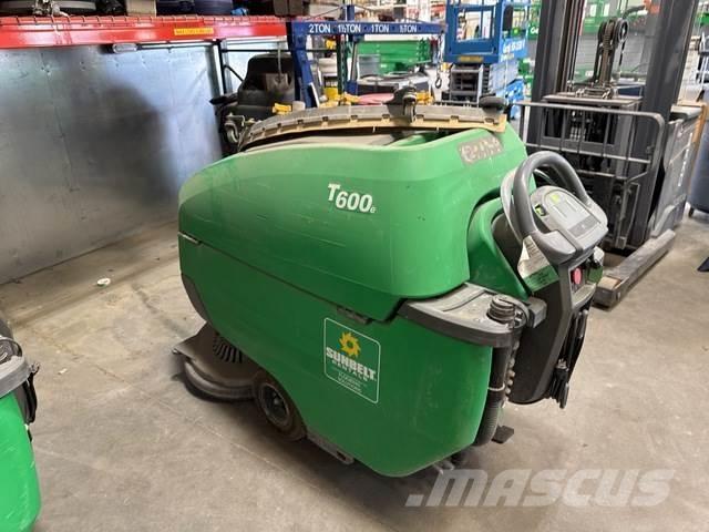 Tennant T600E Schrobzuigmachines