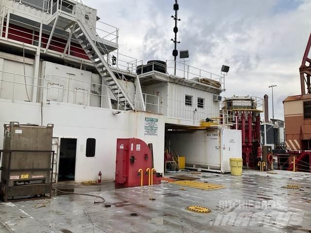  Tidewater Werkboten en pontons