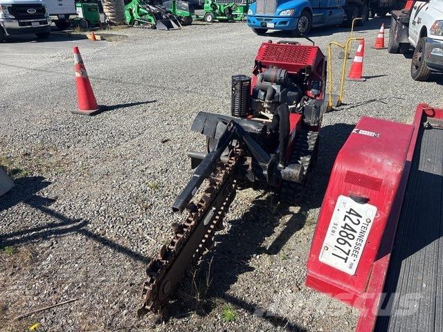 Toro TRX 250 Sleuvengravers