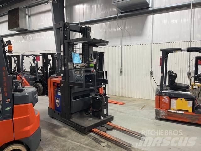 Toyota 7BPUE15 Orderpicker voor middelhoog niveau