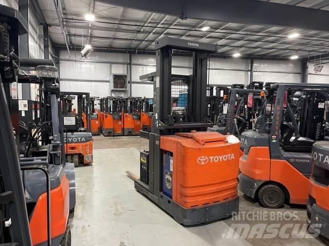 Toyota 7BPUE15 Orderpicker voor middelhoog niveau