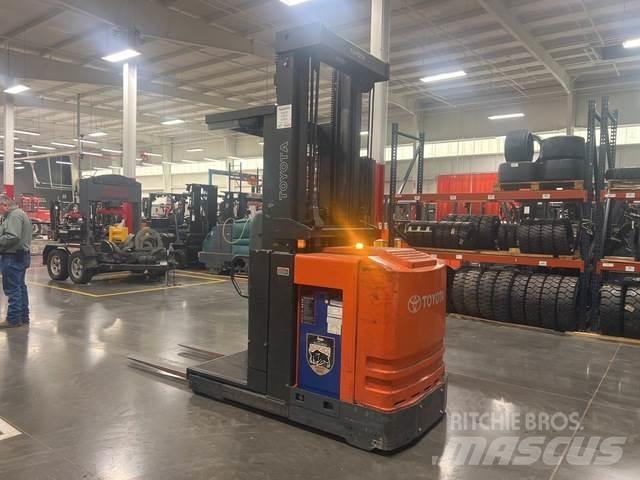 Toyota 7BPUE15 Orderpicker voor middelhoog niveau