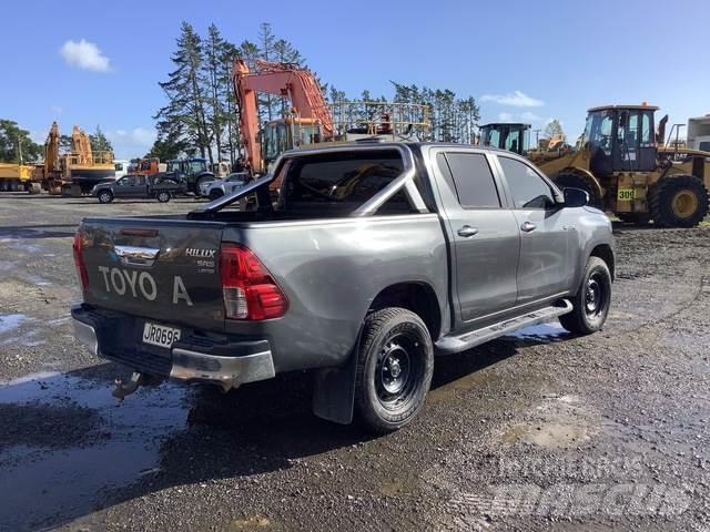 Toyota HiLux Bestelwagens met open laadbak