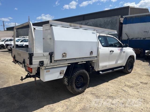 Toyota HiLux Anders