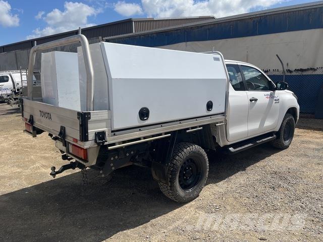 Toyota HiLux Anders